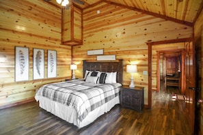 6 bedrooms, iron/ironing board, free WiFi, bed sheets