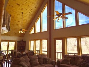 Smart TV, fireplace, video games, DVD player - Beautiful Home on 24 acre setting,  private mountain, creek, Close to Downtown (DURANGO)
