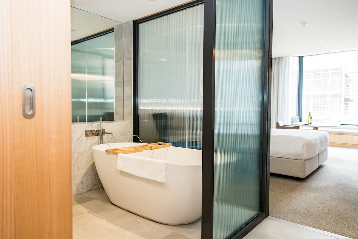 Elizabeth Quay Lux | Individually decorated, individually furnished, blackout drapes