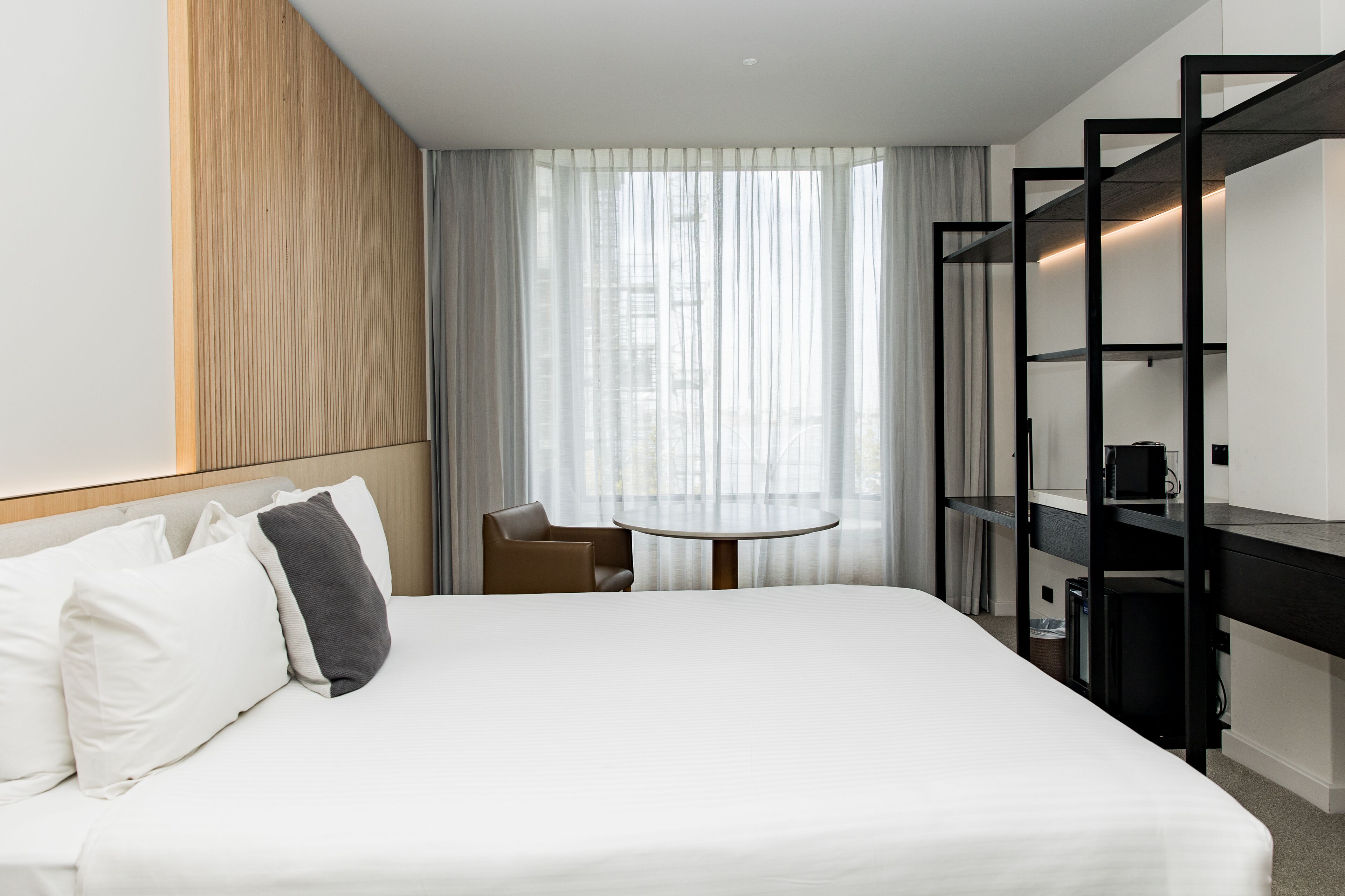 elizabeth quay lux | 1 bedroom, individually decorated, individually furnished