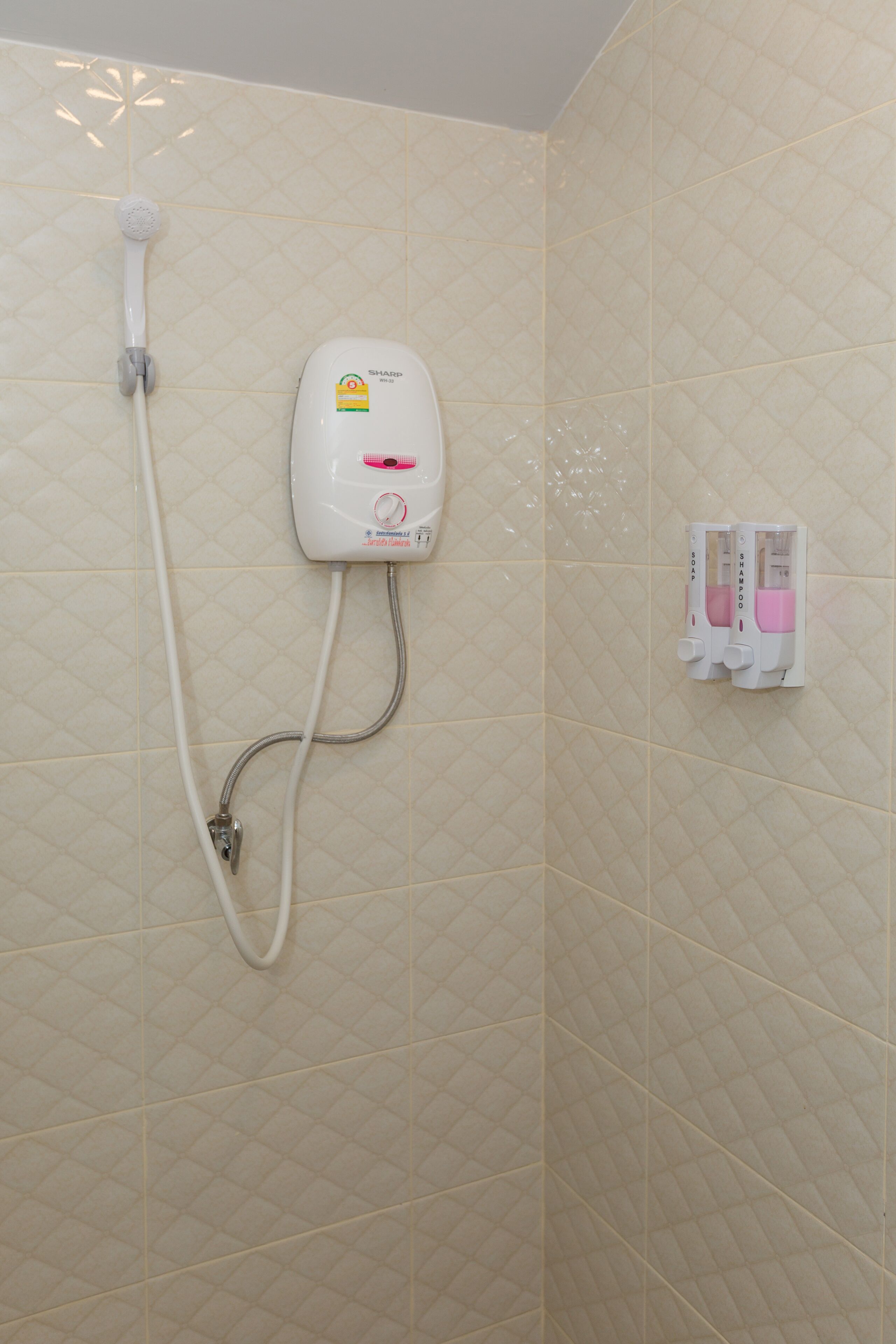 Shower kamar mandi