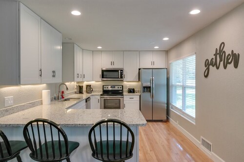 Downtown Melbourne 4 King/3Bath Pool Sleeps 12-20