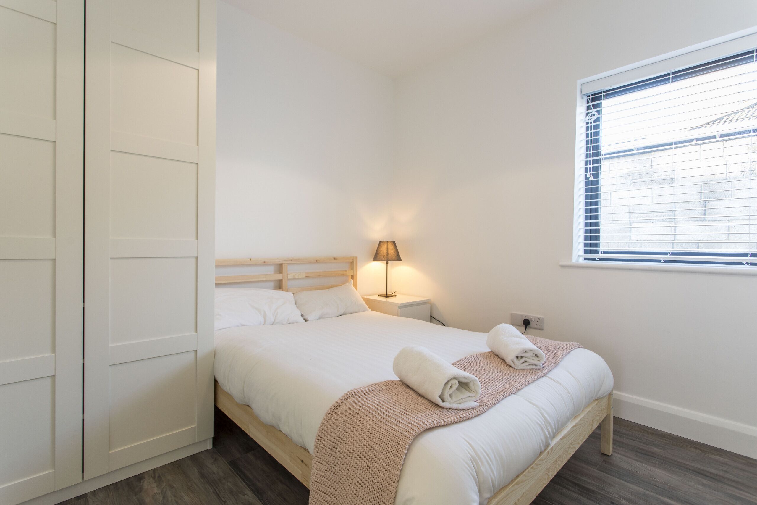 3 makuuhuonetta, silitysrauta/-lauta, ilmainen Wi-Fi, vuodevaatteet