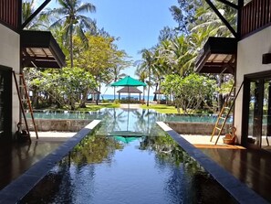 Outdoor pool, sun loungers - Kudat Riviera (Kudat)