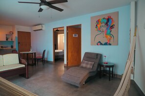 1 chambre, bureau, fer et planche à repasser, Wi-Fi gratuit