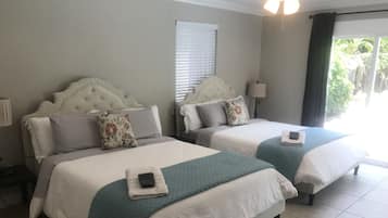 4 habitaciones, tabla de planchar con plancha, cuna de viaje y wifi