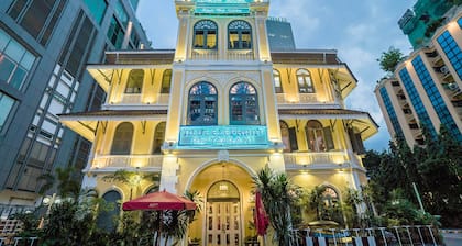 💝 Entire villa with pool and garden located in the center of Bangkok