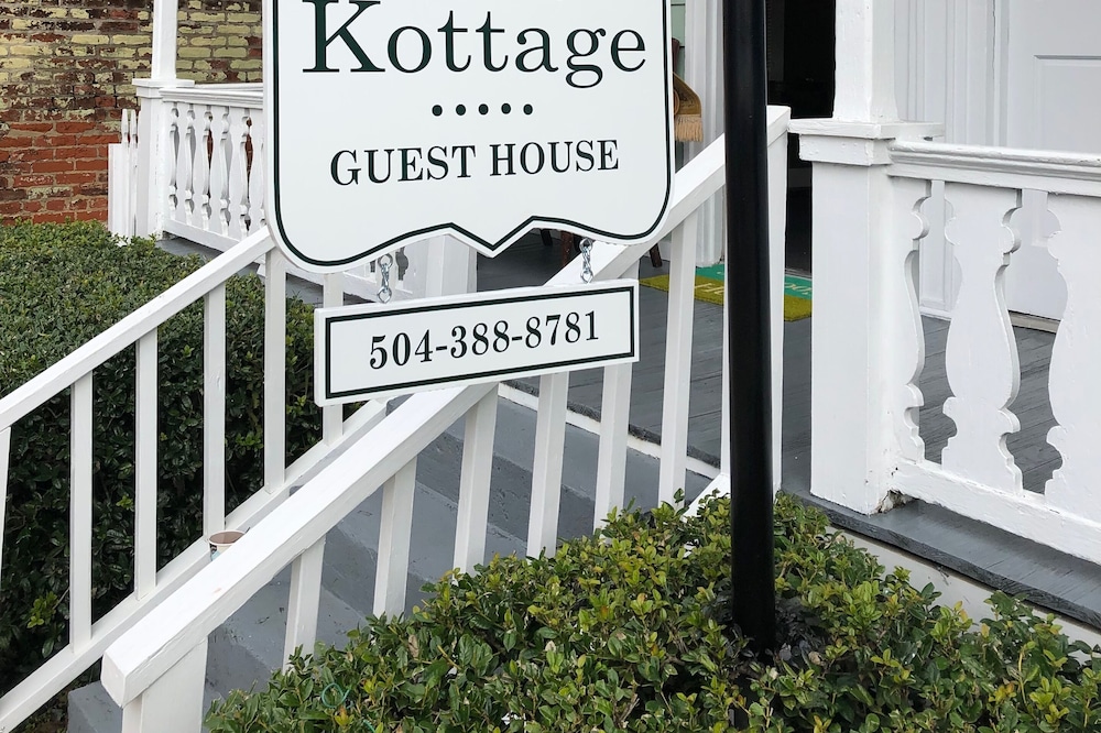 Kelly Kottage in Historic Downtown Natchez