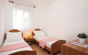 2 bedrooms, free WiFi, bed sheets