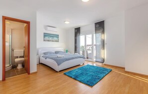 5 Schlafzimmer, Reisekinderbett, kostenloses WLAN, Bettwäsche