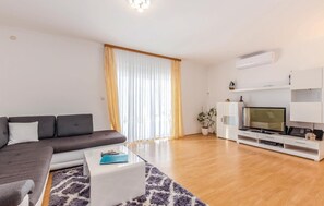 Fernseher, Tischtennisplatte