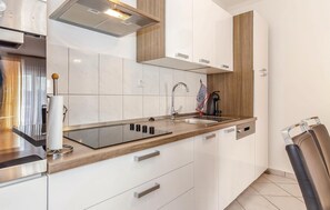 Kühlschrank, Herdplatte, Geschirrspüler
