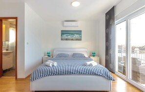 5 chambres, lit parapluie, Wi-Fi gratuit, draps fournis
