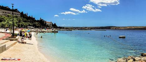 Vlak bij het strand, vissen
