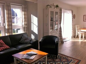 TV, fireplace - Apartment EC - House beach runner (Dranske)