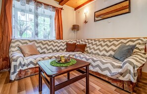 Televisión y chimenea 