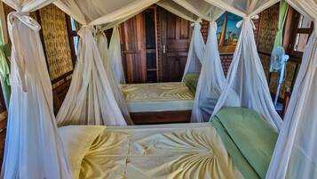 Comfort Bungalow, 2 Single Beds, Non Smoking | Down duvets, Select Comfort beds, minibar, in-room safe