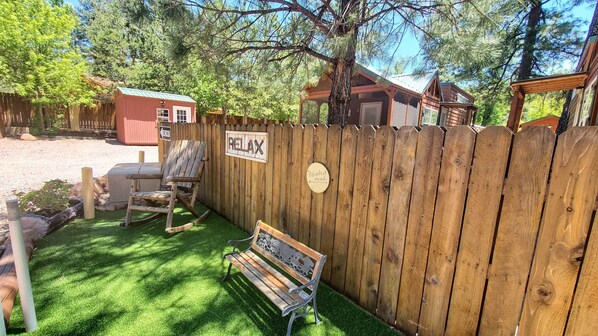 المنطقة المحيطة بالمنشأة