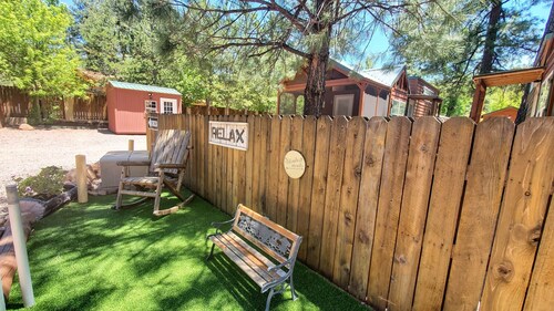 Yksi makuuhuone, yksi kylpyhuonemökki näkymä Christopher Creekille.