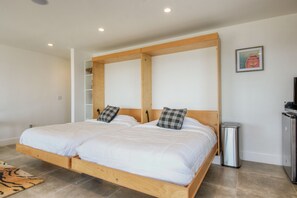 6 quartos, cofres nos quartos, ferros/tábuas de passar roupa, Wi-Fi