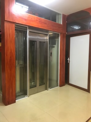 Interior entrance - Quoc Thai Hotel (Sa Pa)