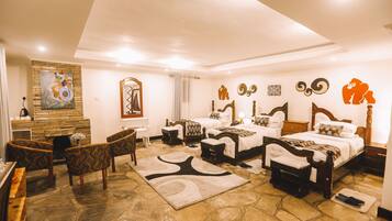 Standard Triple Room | Living area