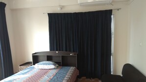 Deluxe Room, 1 Katil Ratu (Queen), Non Smoking, City View | 2 bilik tidur, katil Tempur-Pedic, seterika/papan seterika 