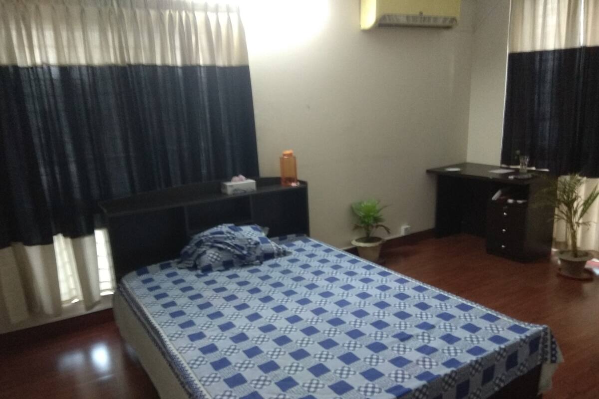 2 Schlafzimmer, Tempur-Pedic-Betten, Bügeleisen/Bügelbrett