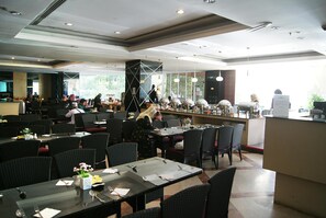 Breakfast, lunch and dinner served - Tang Dynasty Hotel (Kota Kinabalu)