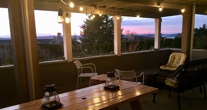 Lake and Mountain Views - 2 Bedroom, 3/4 Bath