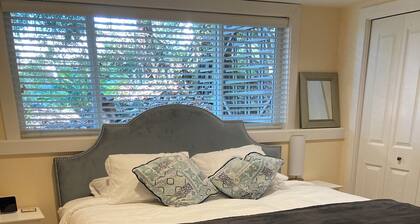 Lake and Mountain Views - 2 Bedroom, 3/4 Bath