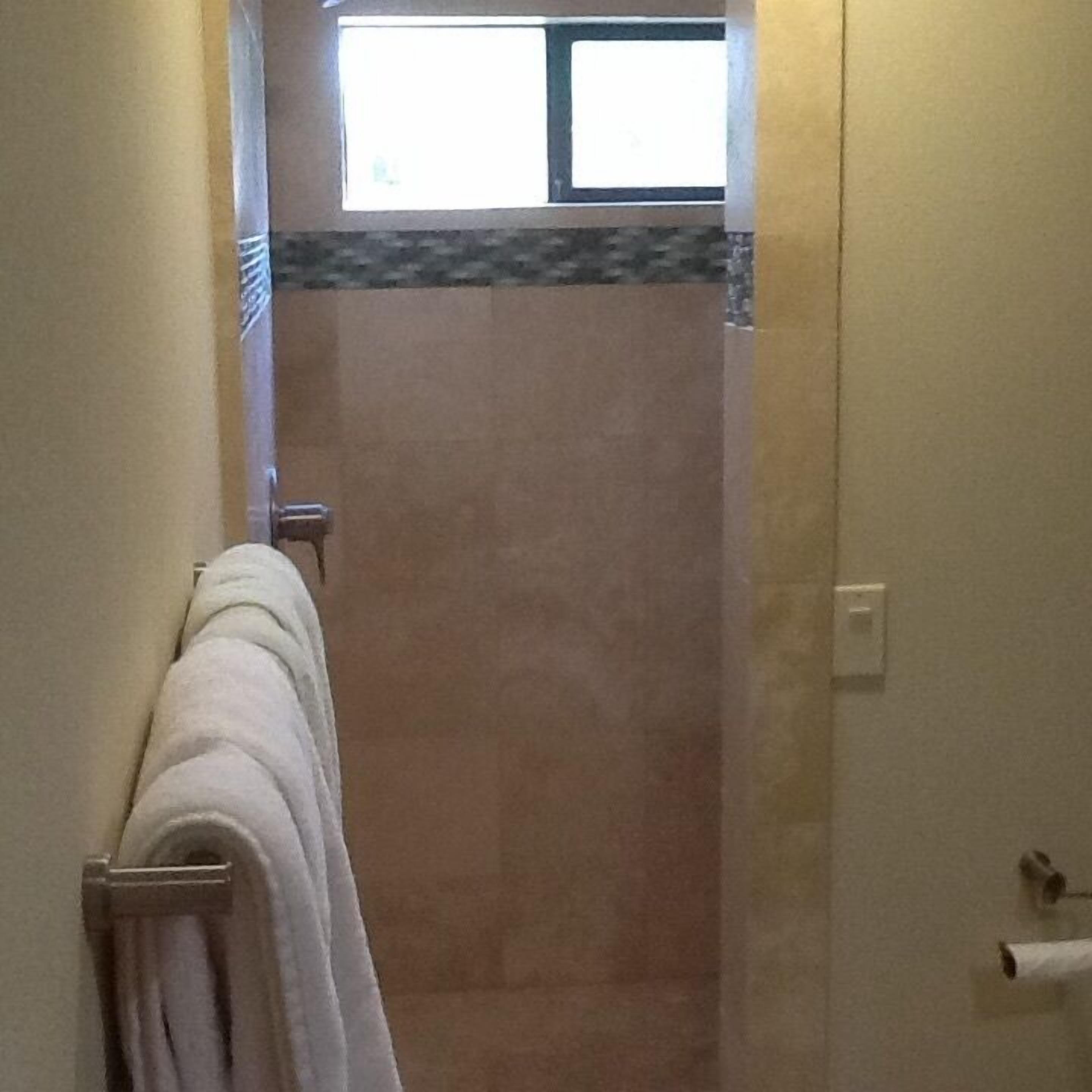 Near El Paseo Contemporary Casita