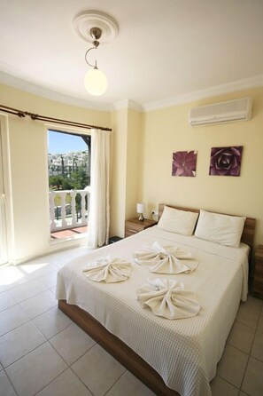 Villa, 2 Bedrooms, Pool View | 2 bedrooms, desk, free WiFi, bed sheets