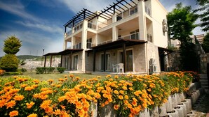Exterior - ImportantGroup Royal Heights Scallop (Milas)