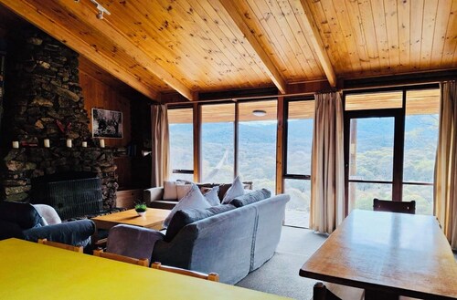 Rustic Log Cabin on 100 acres in the heart of the Snowy Mountains