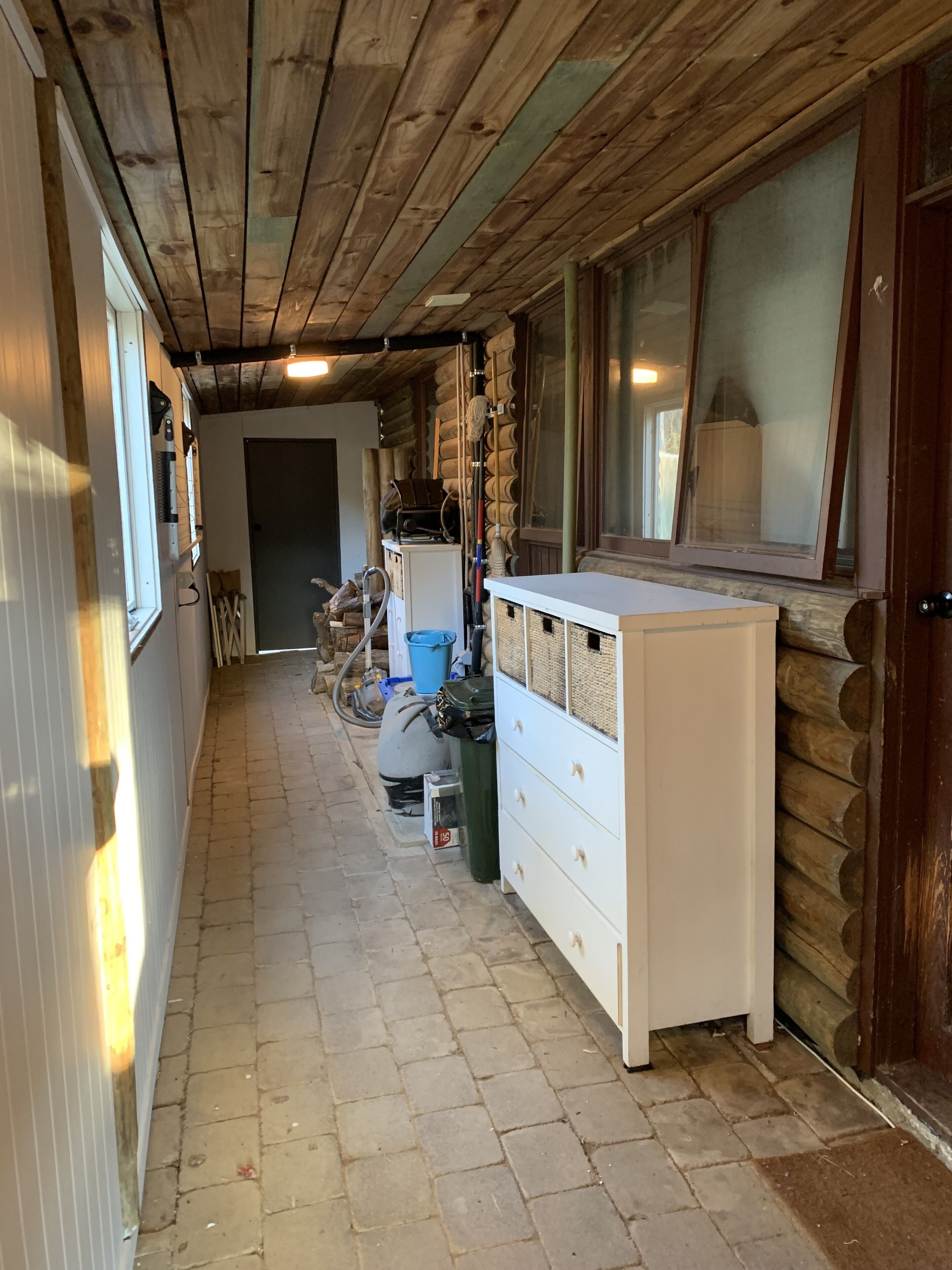 Rustic Log Cabin on 100 acres in the heart of the Snowy Mountains — image 4