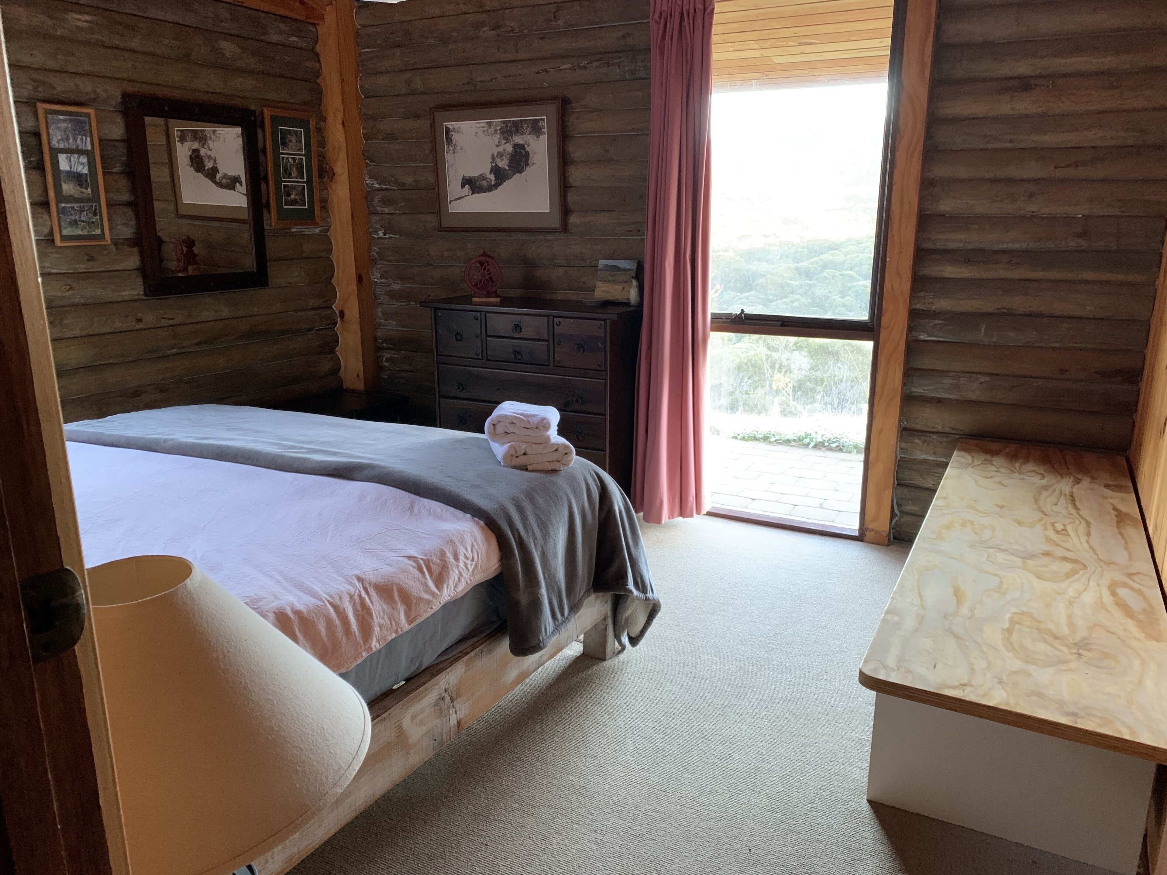 Rustic Log Cabin on 100 acres in the heart of the Snowy Mountains — image 10