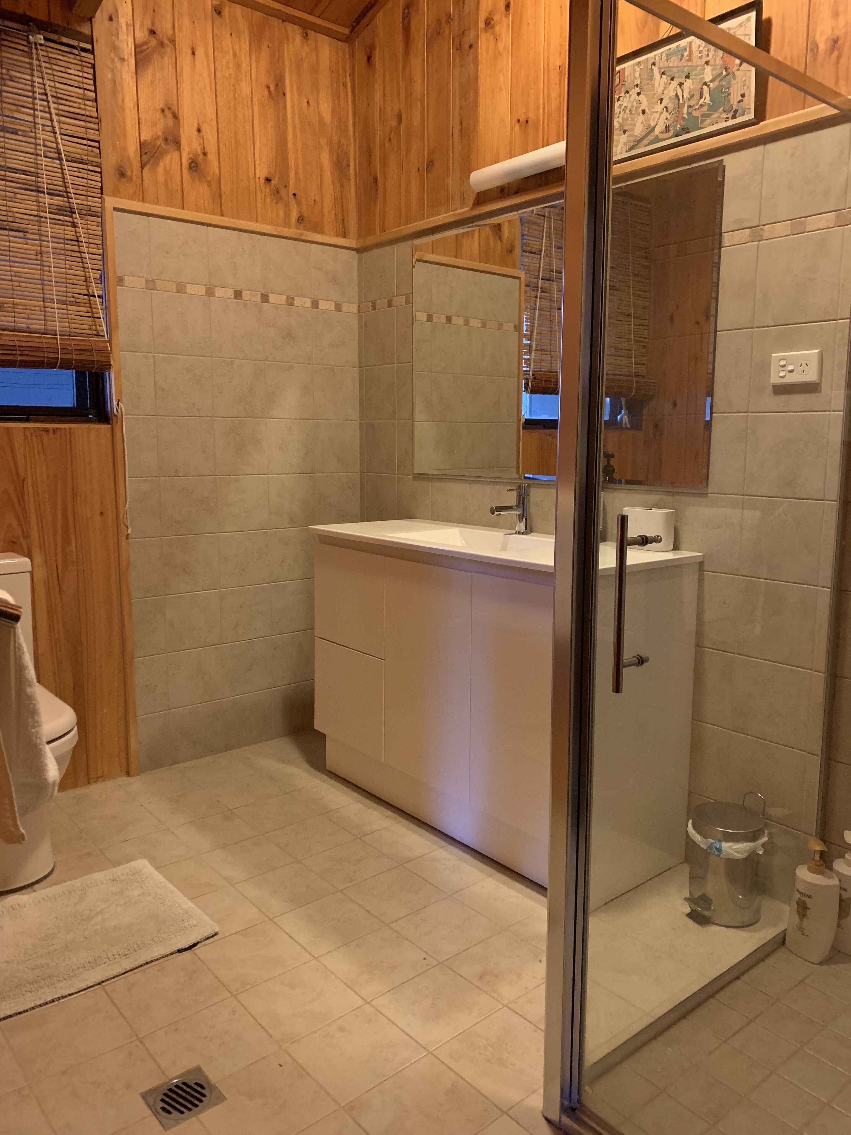 Rustic Log Cabin on 100 acres in the heart of the Snowy Mountains — image 12