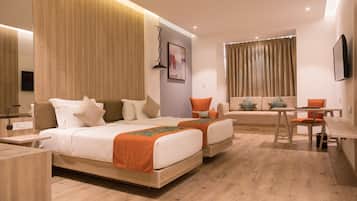 Kamar Twin Premium | Minibar, brankas, meja kerja, dan ruang kerja ramah laptop