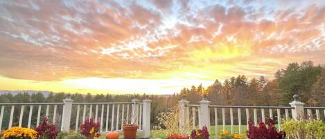 Mountain View King 2nd Floor | Terrace/patio