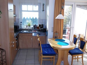 Kjøleskap, mikrobølgeovn, ovn og oppvaskmaskin