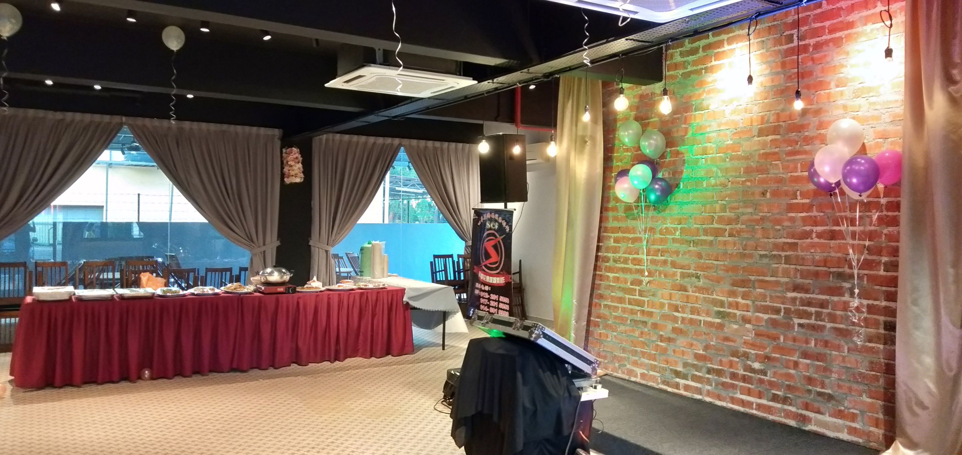 outdoor banquet area