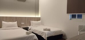 Standard Twin Room, 2 Twin Beds, Non Smoking | Living room
