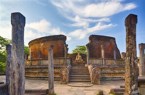 City shuttle - Green Kingdom Resort (Polonnaruwa)