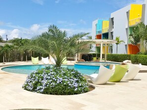 حمّام سباحة خارجي