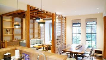 Elite Villa | In-room dining