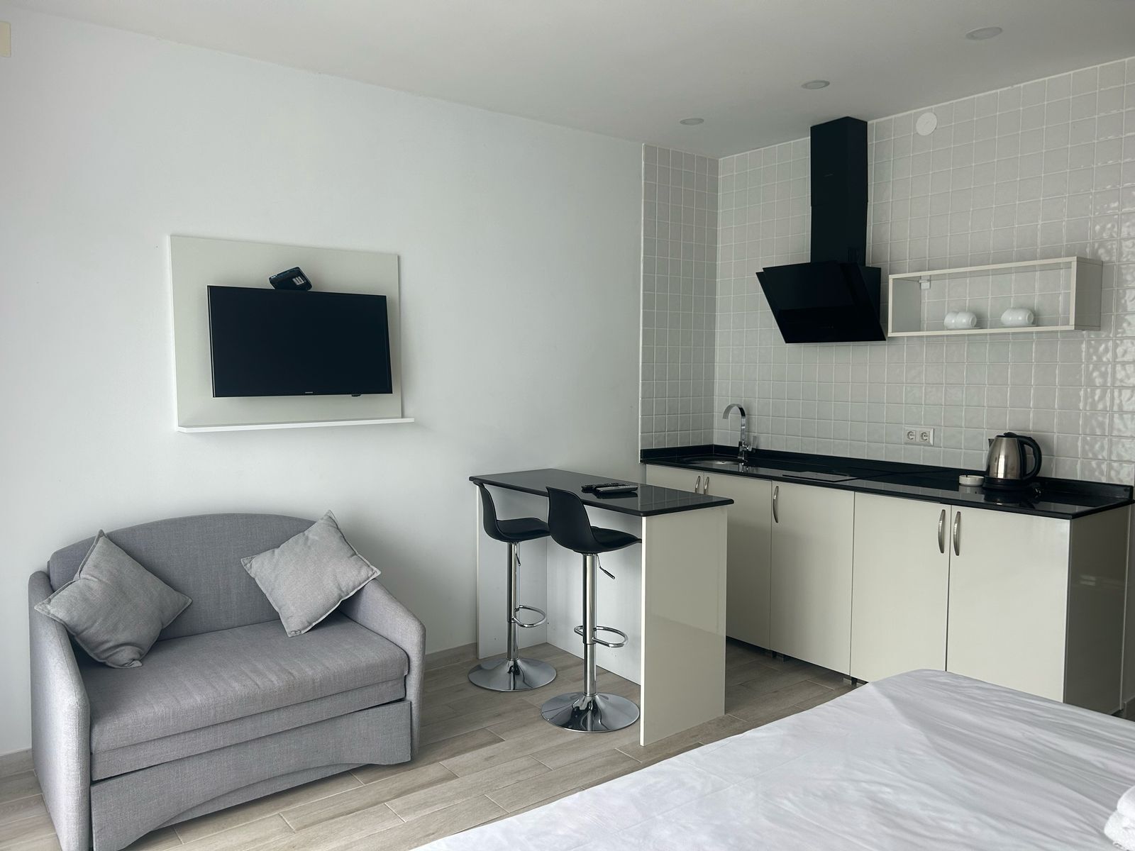 Desk, soundproofing, iron/ironing board, free WiFi