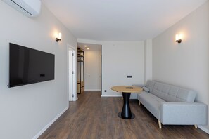 Panoramic Suite, Sea View | Desk, soundproofing, iron/ironing board, free WiFi - Aqua Batumi Hotel & Apartments (Batumi)