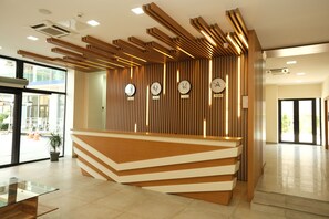 Lobby sitting area - Aqua Batumi Hotel & Apartments (Batumi)