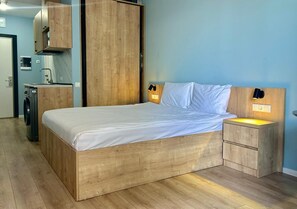 Standard Studio | 1 bedroom, desk, soundproofing, iron/ironing board